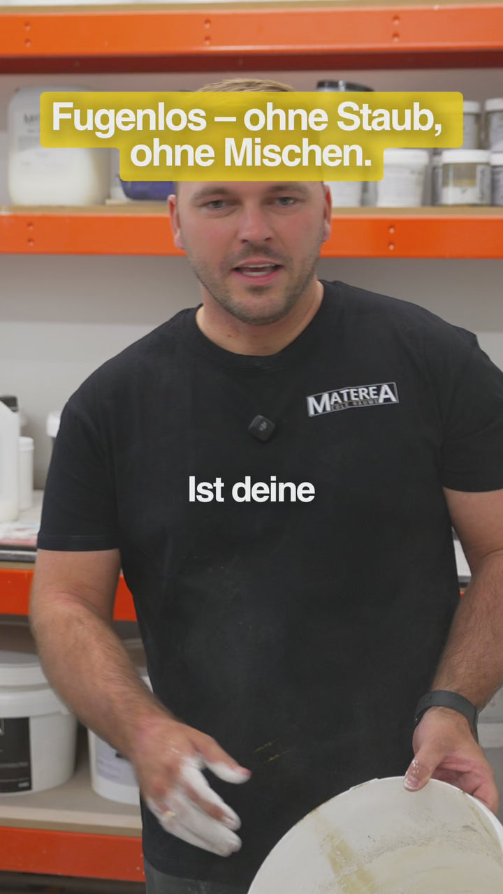 T-RAZZINO+ auf der Baustelle: fertig getöntes Material aus dem Eimer, ohne Pigmente wiegen und mischen